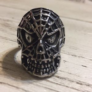 Skull ring